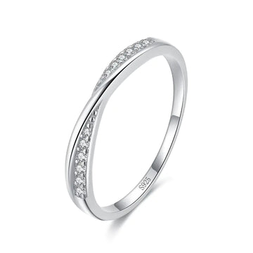 Elegant Stackable Ring with Drill Lines for Women