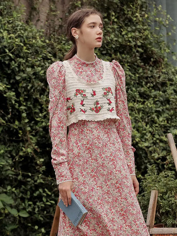 Watercolor Neverland Knitted Hollow Vest with Embroidery